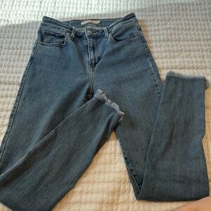 Women’s Levi Jeans Size 26 high rise skinny